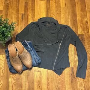 BlankNYC Women’s XS Gray Faux Suede Long Sleeve Asymmetrical Draped Moto Jacket